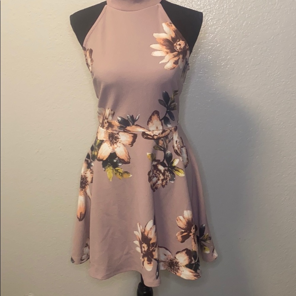**Size L** Floral Mini Dress